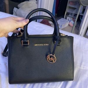 Michael Kors purse with Crossbody strap